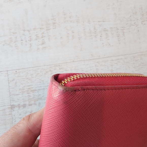 Prada Wallet - Picture 8 of 16